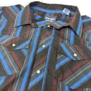 Vintage Wrangler Western Shirt Size Medium Pearl Snap Short Sleeve Burgandy Blue